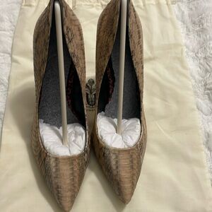 Rachel Roy high heel pumps